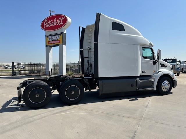 2021 Peterbilt 579-8