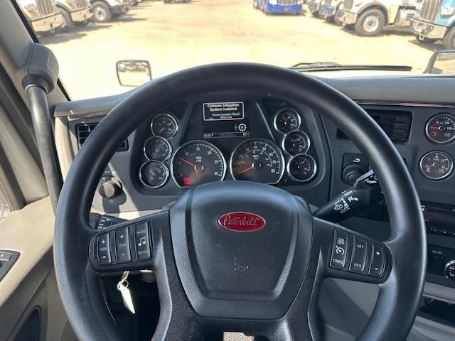 2021 Peterbilt 579-54