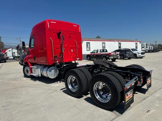 2019 Freightliner Cascadia-7