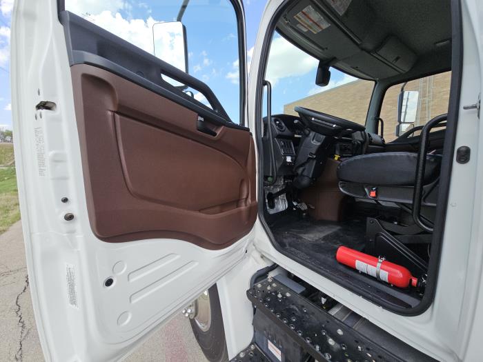 2025 Hino L6-13