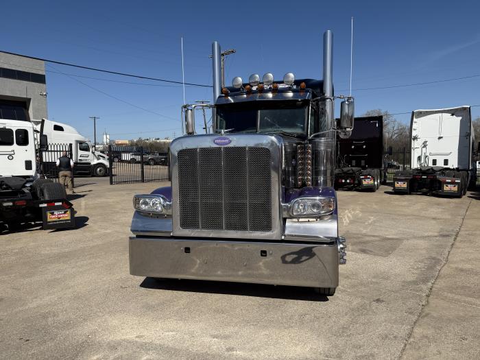 2023 Peterbilt 389-22