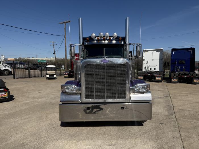 2023 Peterbilt 389-1