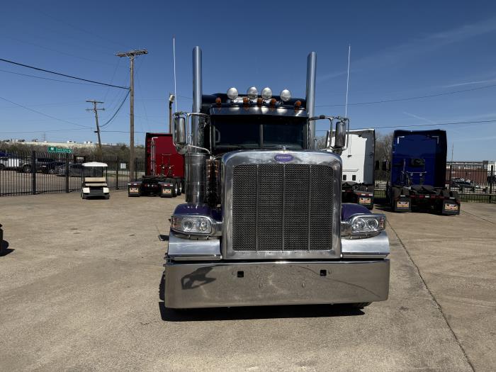 2023 Peterbilt 389-23