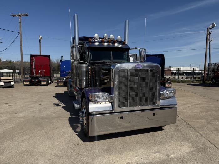 2023 Peterbilt 389-24