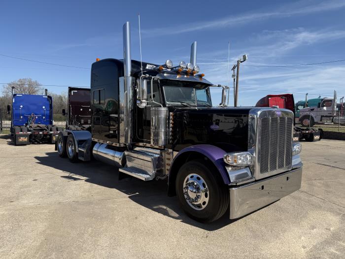 2023 Peterbilt 389-26