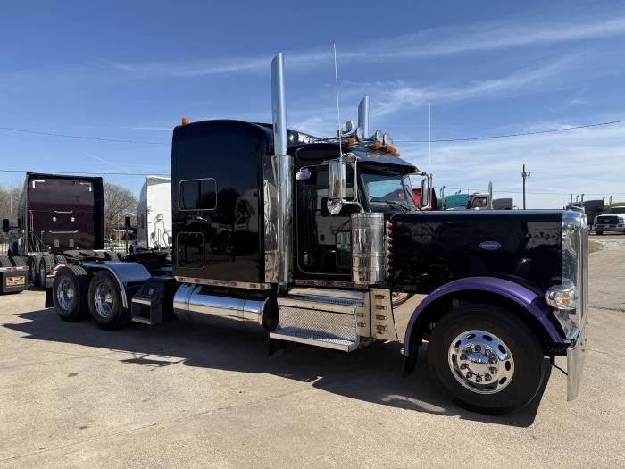 2023 Peterbilt 389-27