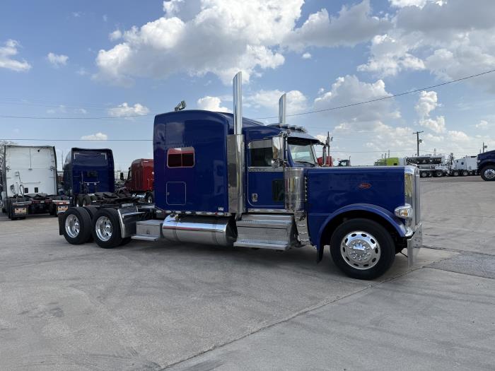 2022 Peterbilt 389-24
