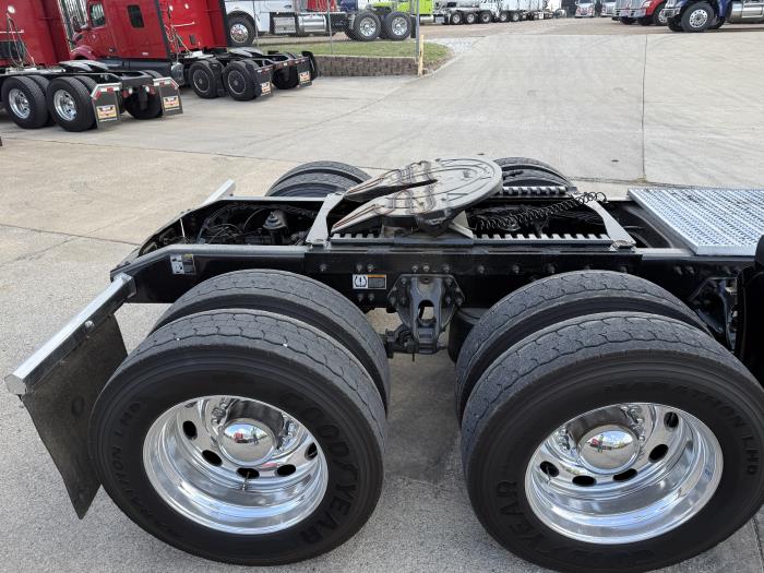 2022 Peterbilt 389-29