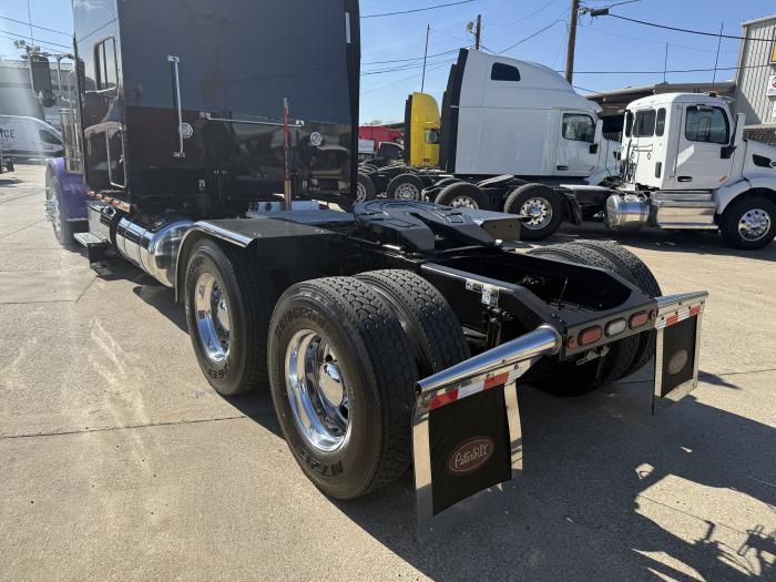 2023 Peterbilt 389-37
