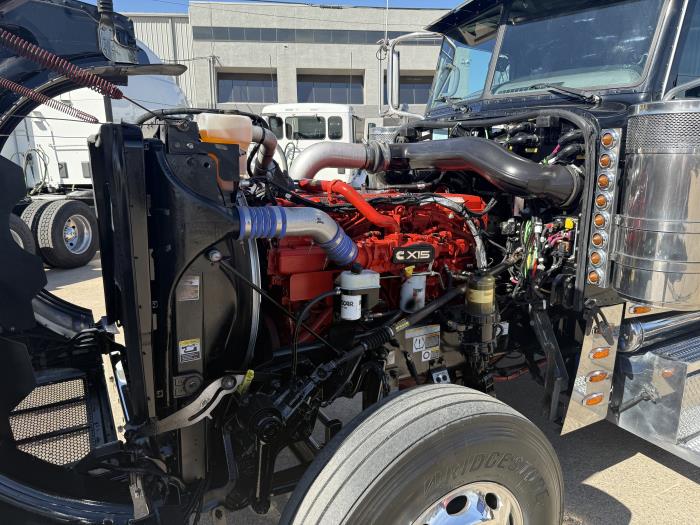 2023 Peterbilt 389-41