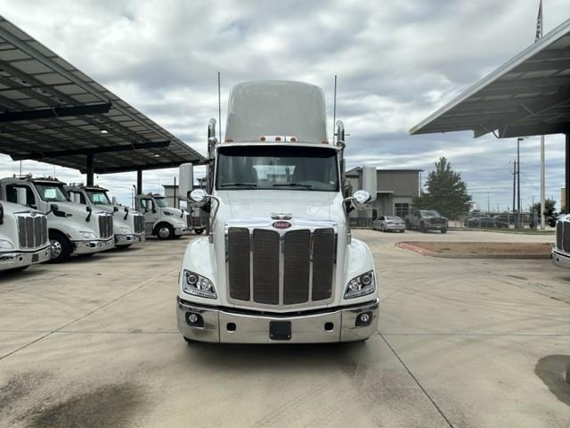 2020 Peterbilt 579-8