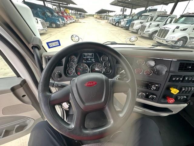 2020 Peterbilt 579-12