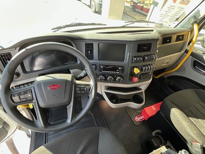 2025 Peterbilt 567-7