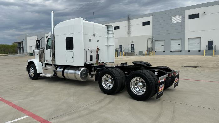 2026 Peterbilt 589-7