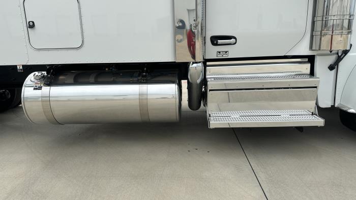 2026 Peterbilt 589-15