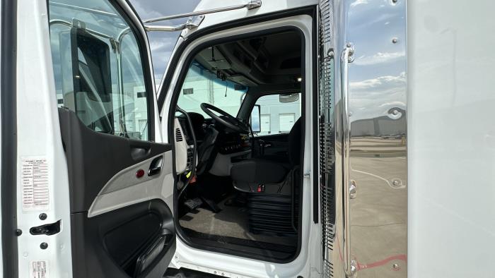 2026 Peterbilt 589-18