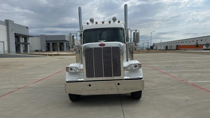 2026 Peterbilt 589-2