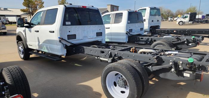 2024 Ford F-550-2
