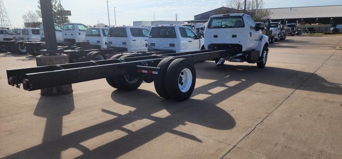 2025 Ford F-650-3