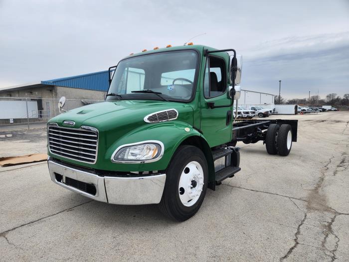 2016 Freightliner Business Class M2 106-1