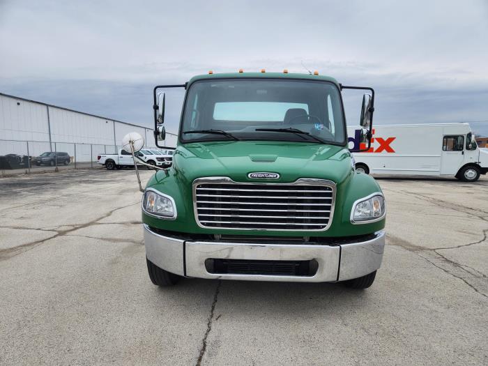 2016 Freightliner Business Class M2 106-8