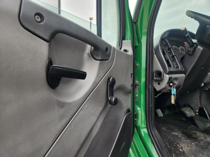 2016 Freightliner Business Class M2 106-14
