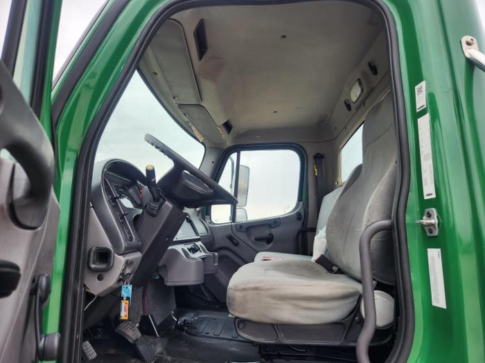 2016 Freightliner Business Class M2 106-11