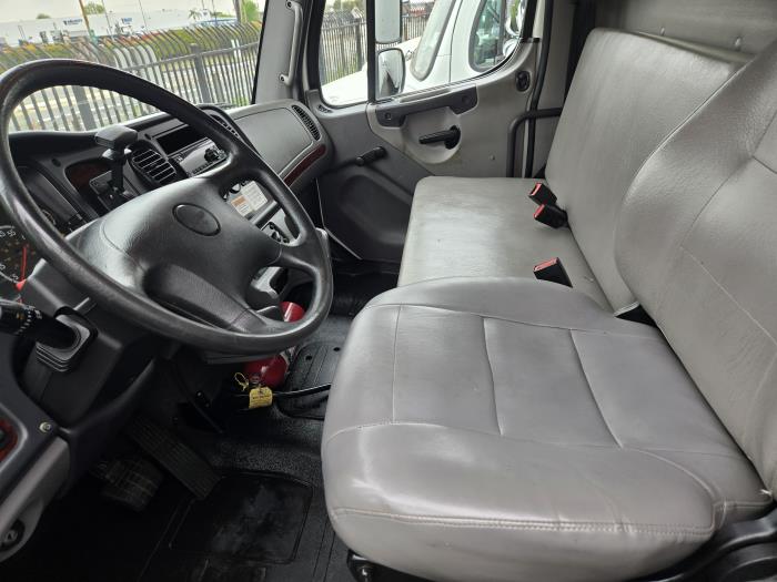 2018 Freightliner Business Class M2 106-16