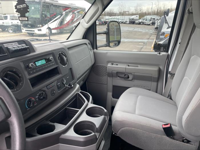 2024 Ford E-450-17
