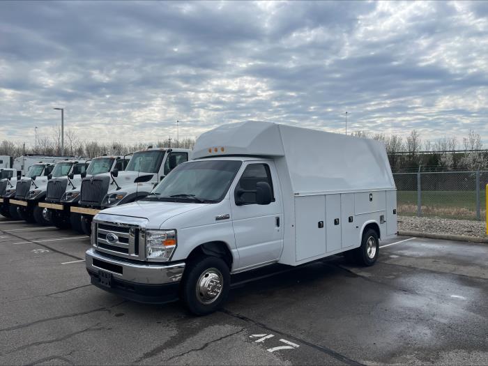 2024 Ford E-450-1