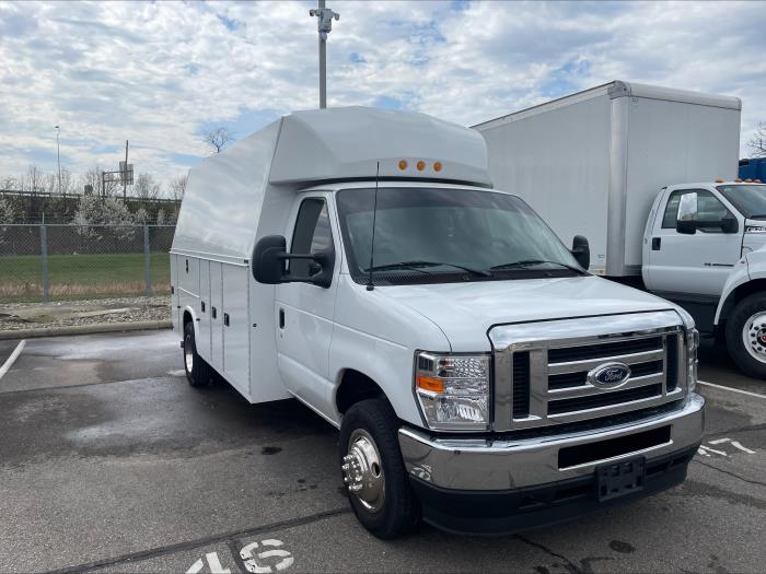 2024 Ford E-450-7