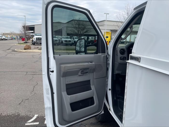 2024 Ford E-450-9