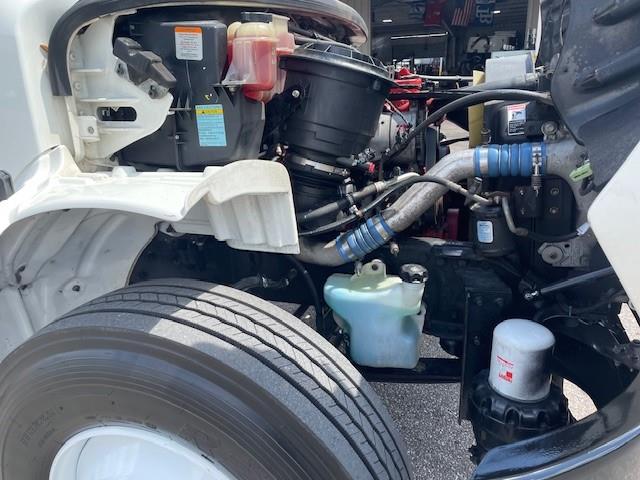 2018 Freightliner Business Class M2 106-10