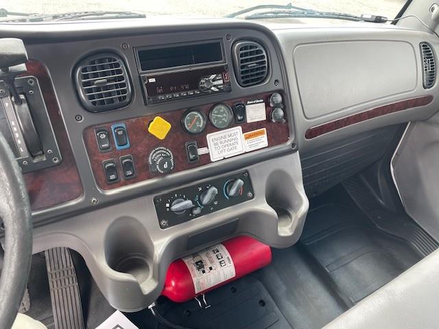 2018 Freightliner Business Class M2 106-17