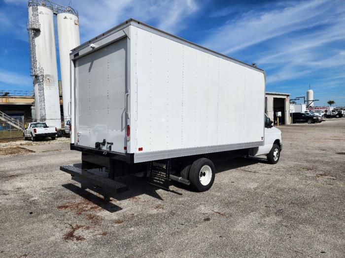 2025 Ford E-450-5