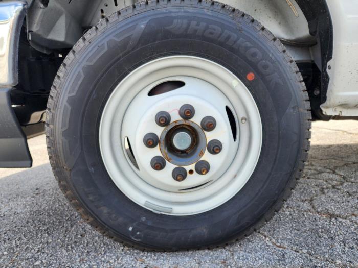 2025 Ford E-450-10