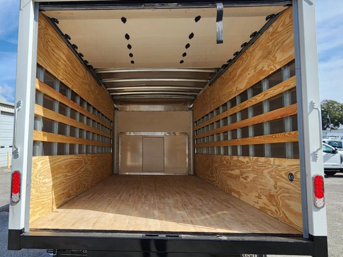 2025 Ford E-450-13