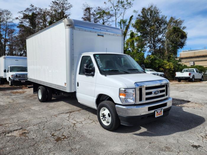 2025 Ford E-450-3