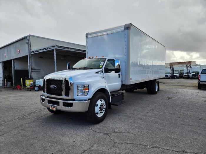 2025 Ford F-750-1