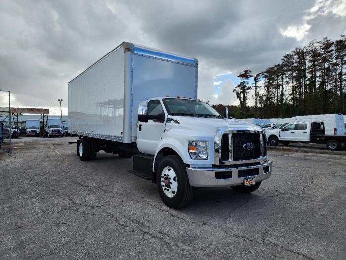 2025 Ford F-750-7