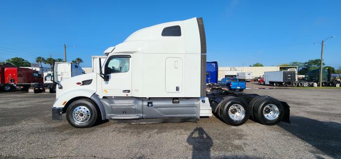 2020 Peterbilt 579-2