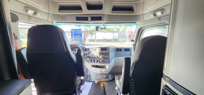2020 Peterbilt 579-17