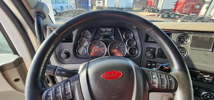 2020 Peterbilt 579-20