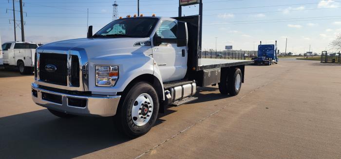 2025 Ford F-750-1