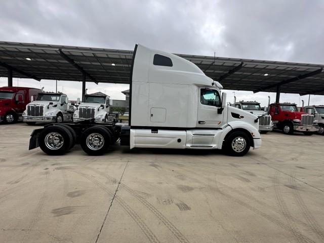 2022 Peterbilt 579-6
