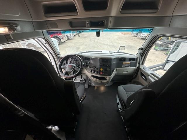 2022 Peterbilt 579-14
