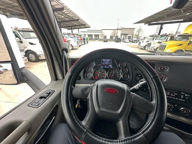 2022 Peterbilt 579-15