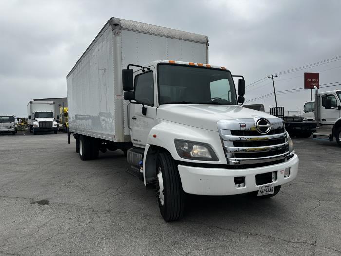 2020 Hino 268A-1