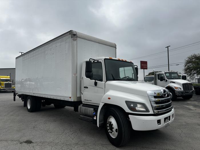 2020 Hino 268A-2