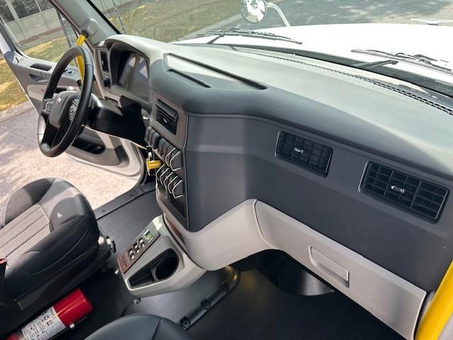 2025 Peterbilt 567-11